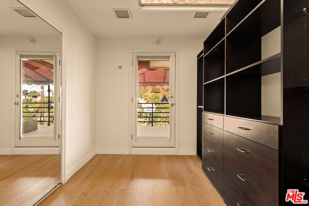 Interior, Walk-in Closets, Wood Texture Flooring