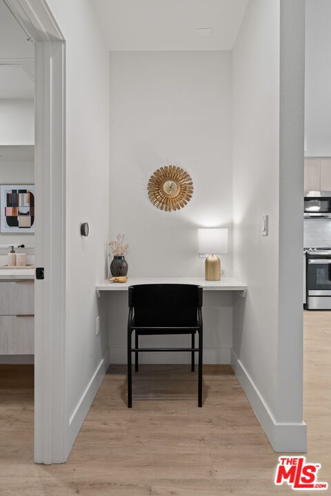 Interior, Stainless Steel Appliances, Wood Texture Flooring