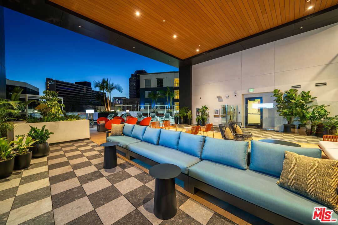 Exterior, Recessed Lighting