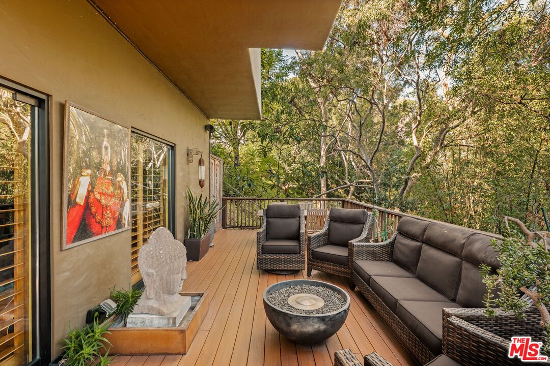 Exterior, Wood Texture Flooring