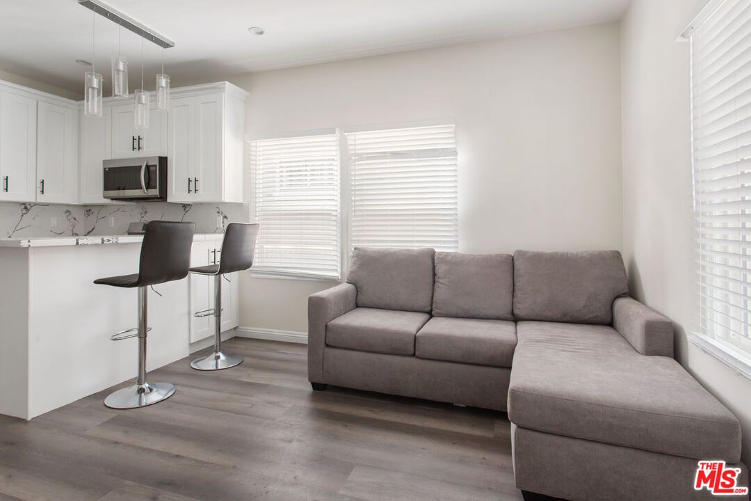 Interior, Kitchen, Living room, Marble Walls, Pendant Lights, Wood Texture Flooring