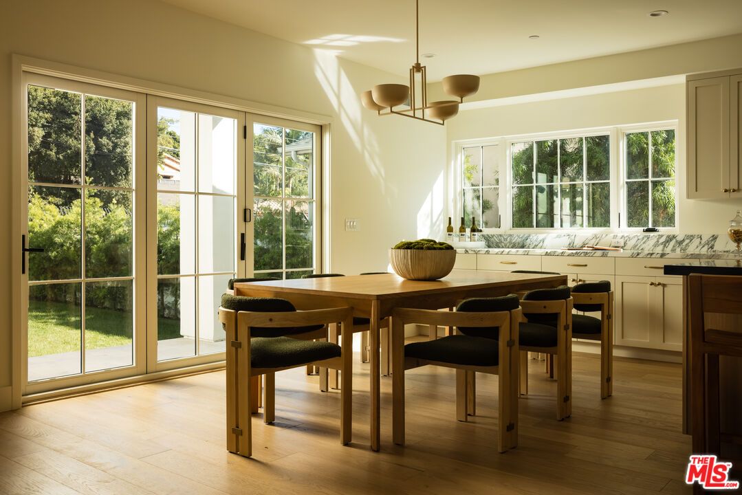 Dining room, Interior, Pendant Lights, Recessed Lighting, Wood Texture Flooring