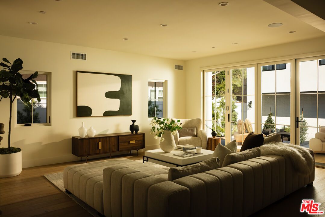 Interior, Living room, Recessed Lighting, Water, Wood Texture Flooring