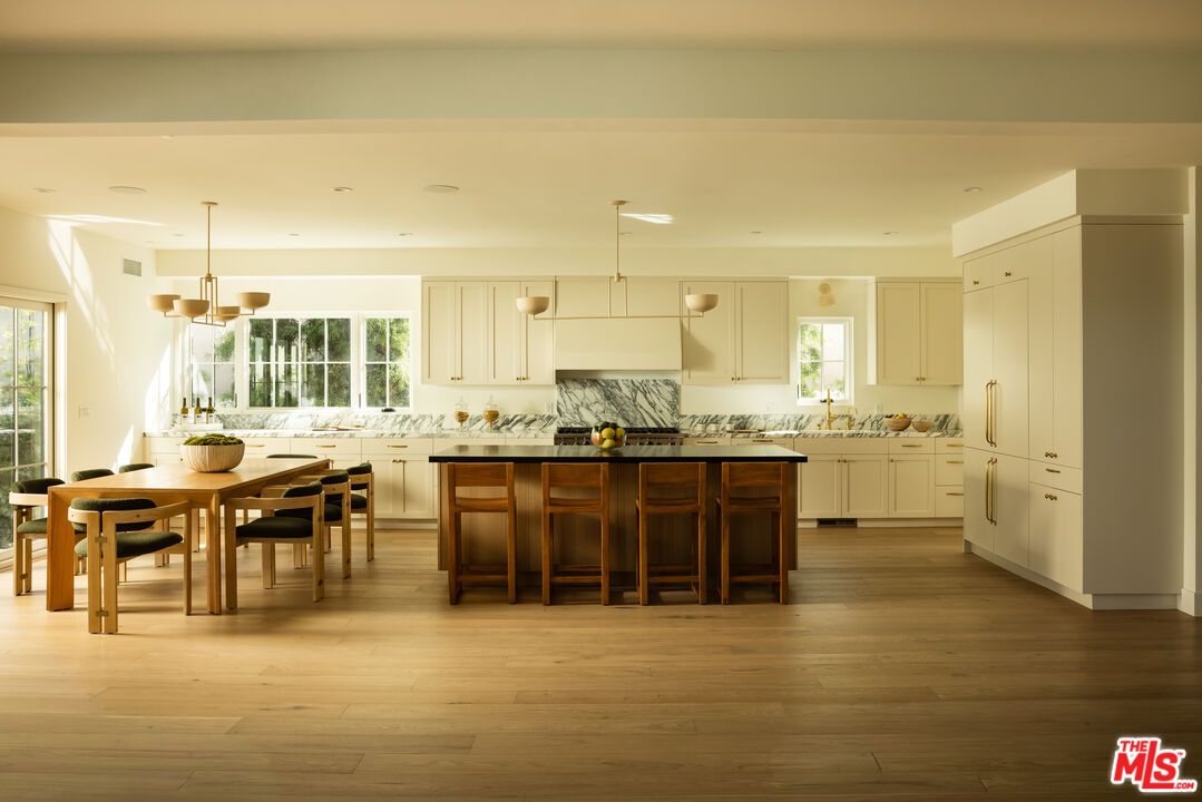 Dining room, Interior, Kitchen, Pendant Lights, Recessed Lighting, Wood Texture Flooring