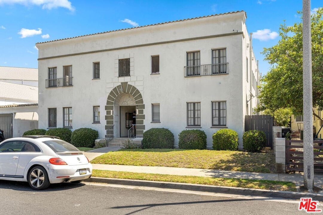 Exterior, Facade, Georgian