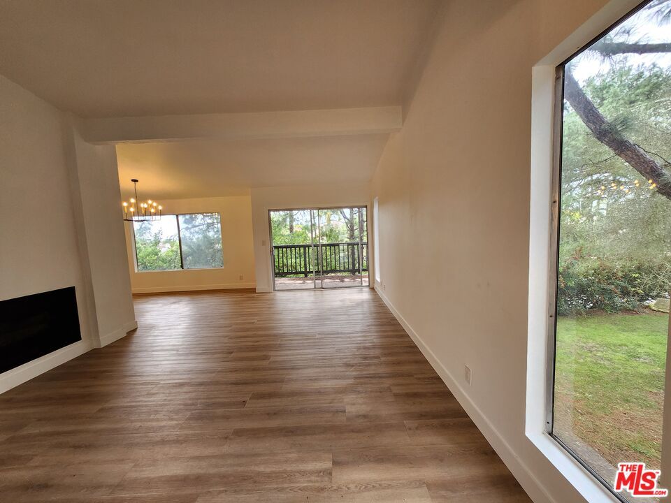 Chandelier, Empty room, Interior, Pendant Lights, Wood Texture Flooring