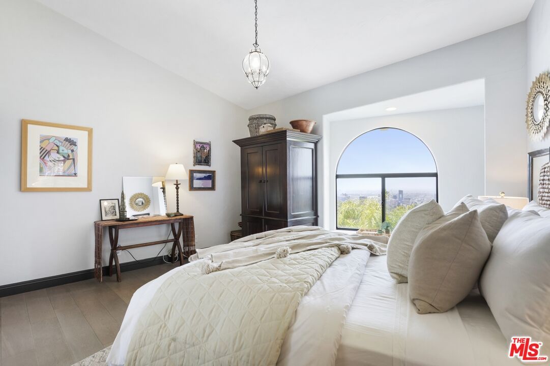 Bedroom, Interior, Pendant Lights, Recessed Lighting, Wood Texture Flooring