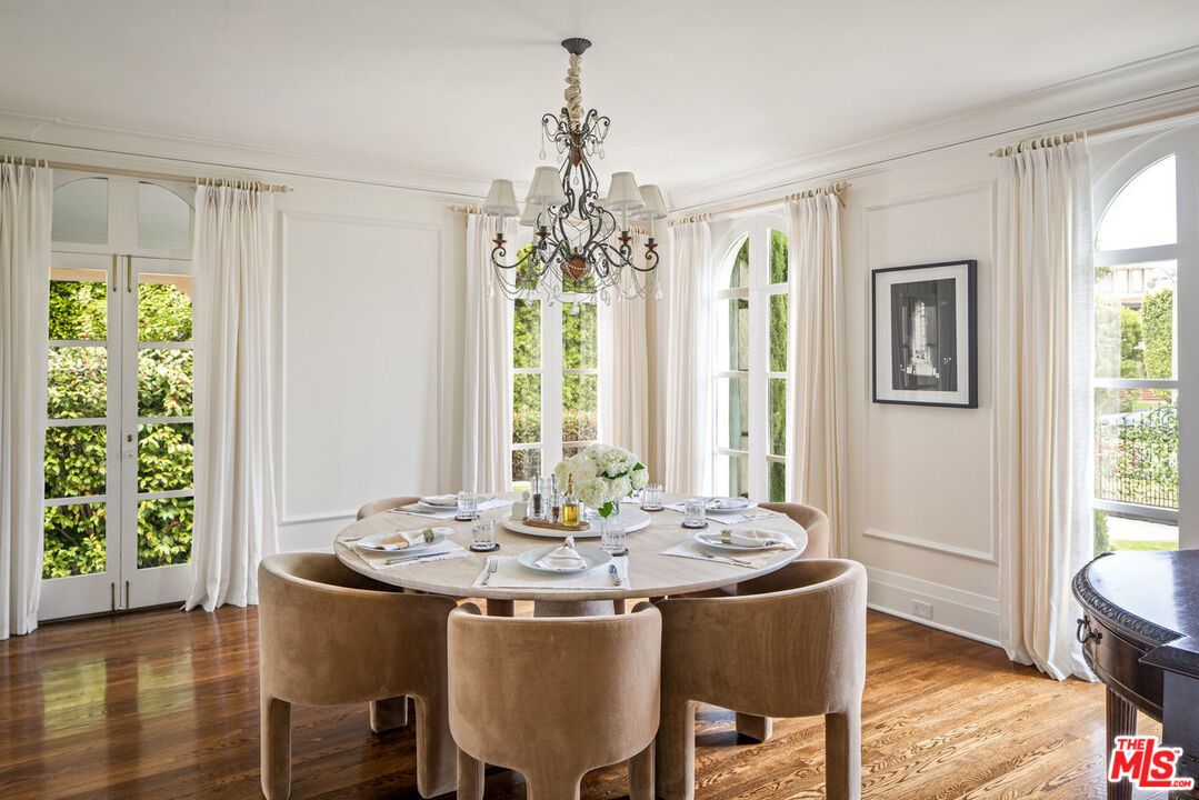 Chandelier, Dining room, Interior, Wood Texture Flooring