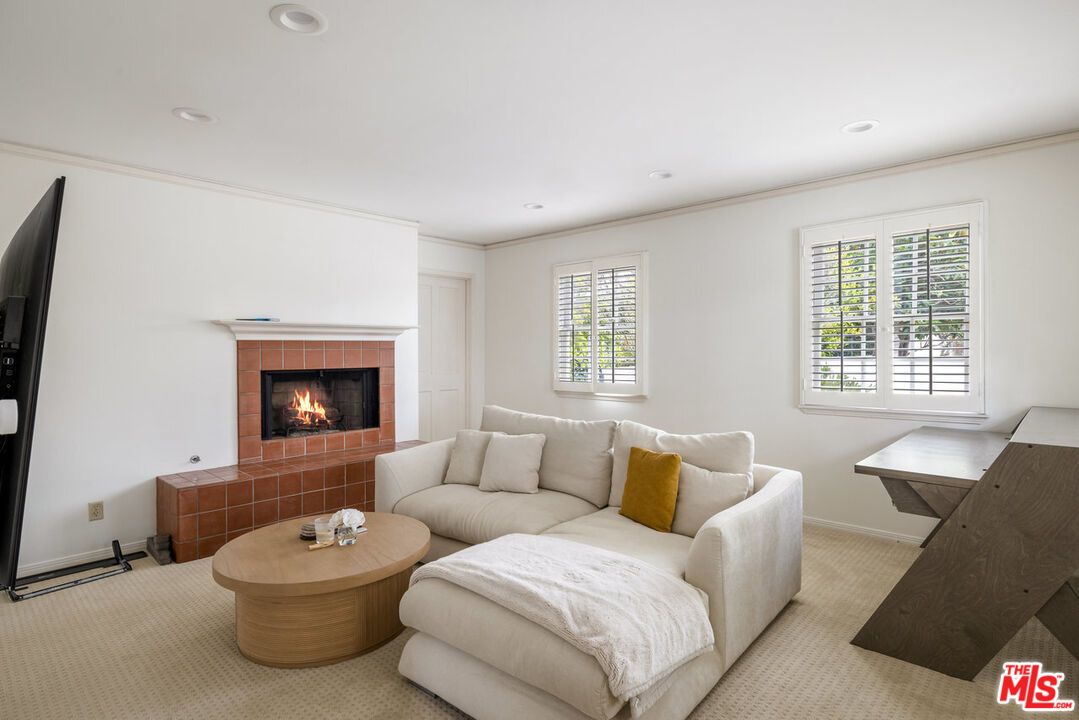 Fireplace, Interior, Living room, Recessed Lighting