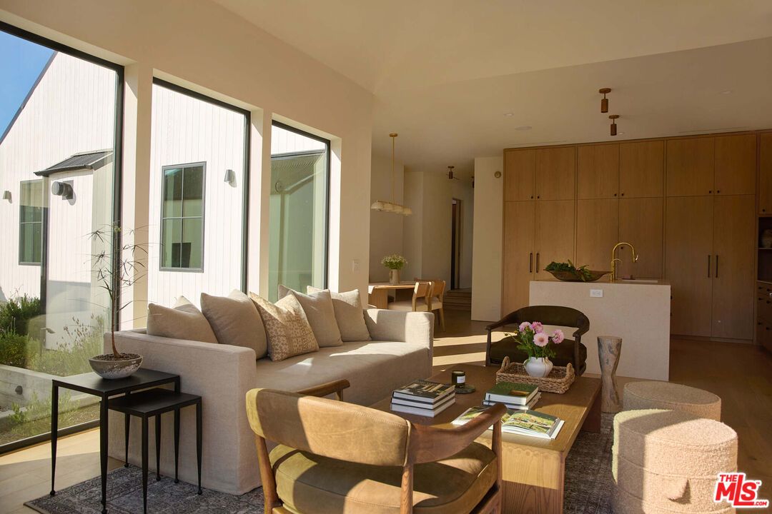Interior, Living room, Pendant Lights, Wood Texture Flooring