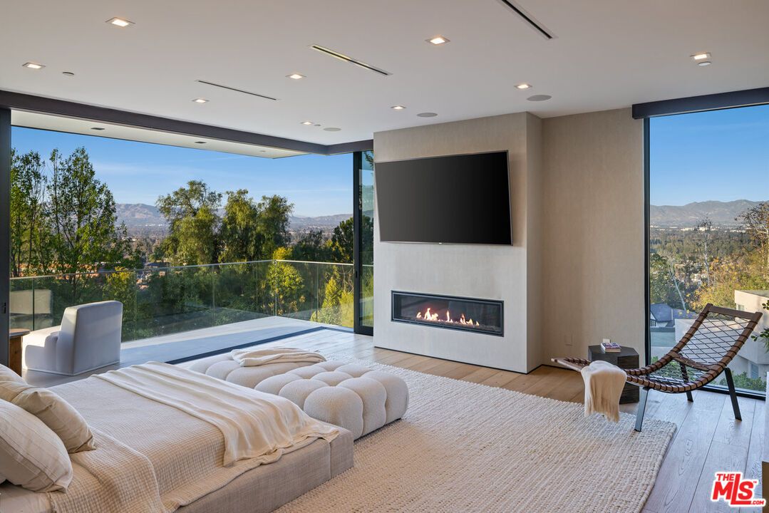 Bedroom, Fireplace, Interior, Recessed Lighting, Wood Texture Flooring