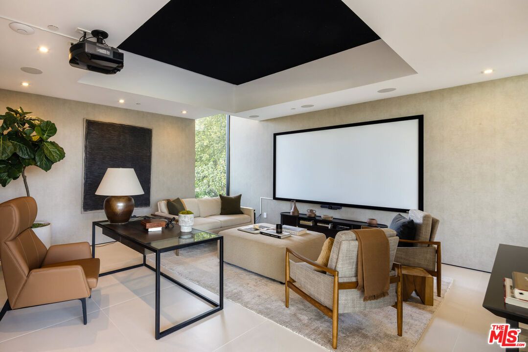 Interior, Living room, Projection Screen, Recessed Lighting, Theatre Room