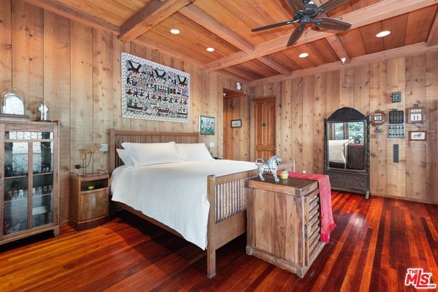 Bedroom, Interior, Recessed Lighting, Wooden Beams, Wooden Ceilings, Wood Texture Flooring, Wooden Walls