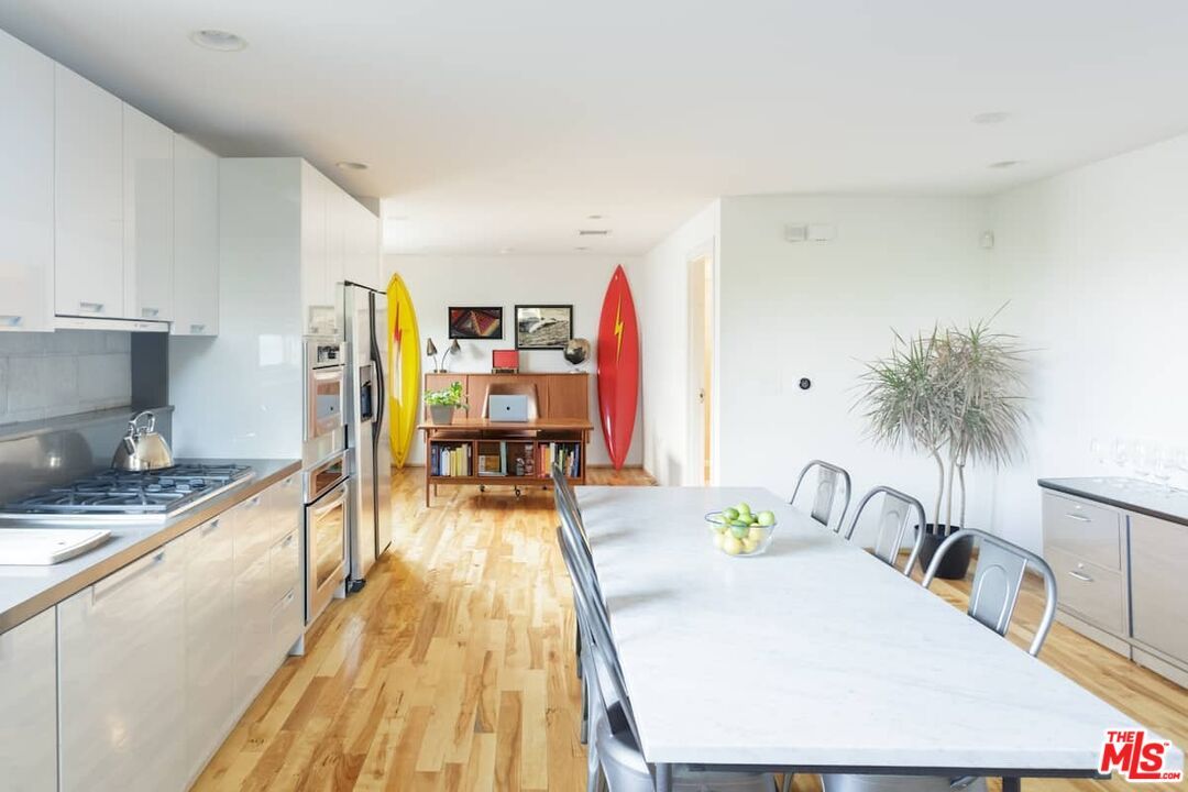 Dining room, Interior, Kitchen, Recessed Lighting, Wood Texture Flooring