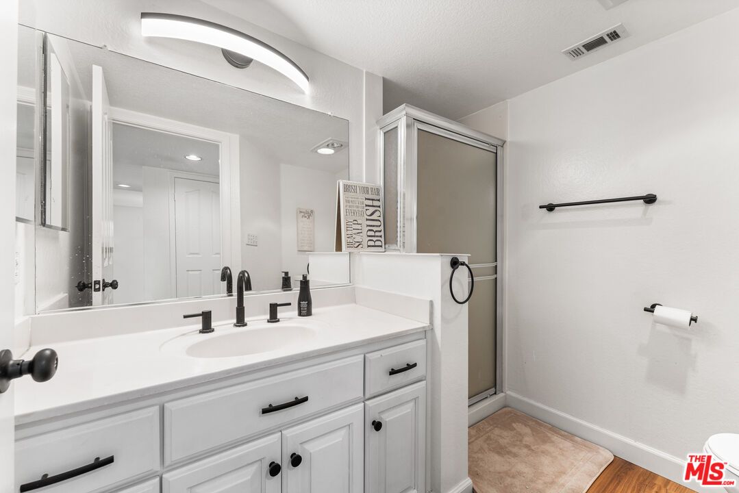 Bathroom, Interior, Recessed Lighting, Wood Texture Flooring