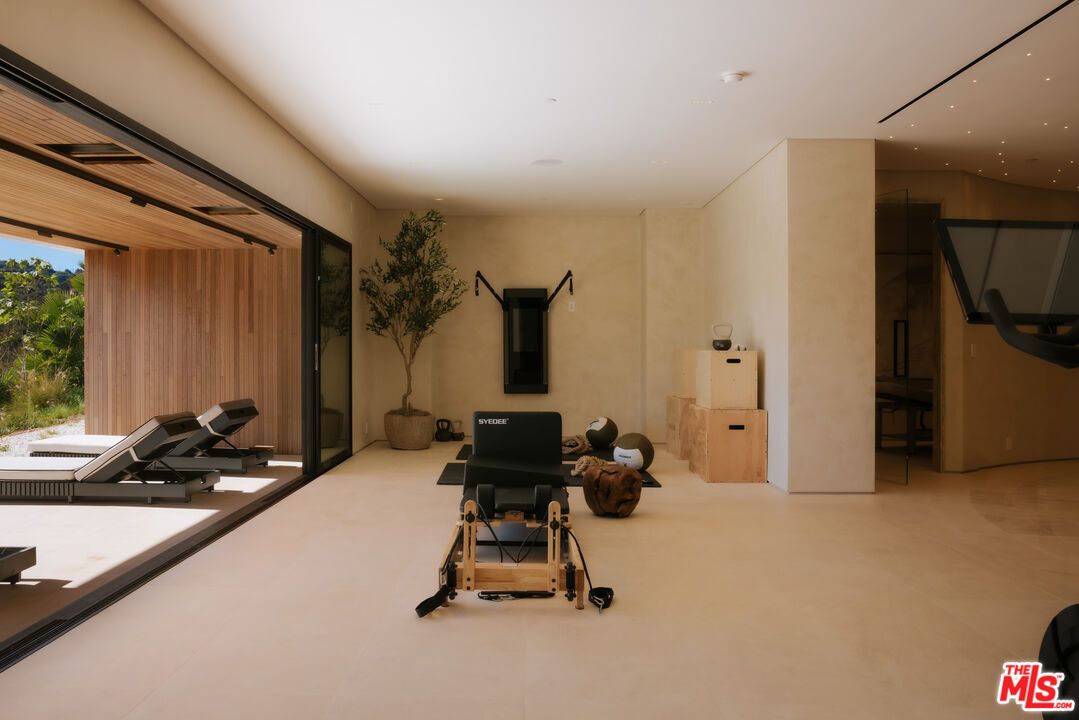 Fitness Equipment, Interior, Recessed Lighting