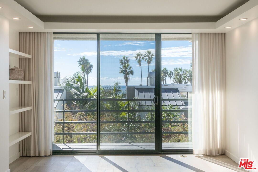 Interior, Recessed Lighting, Water