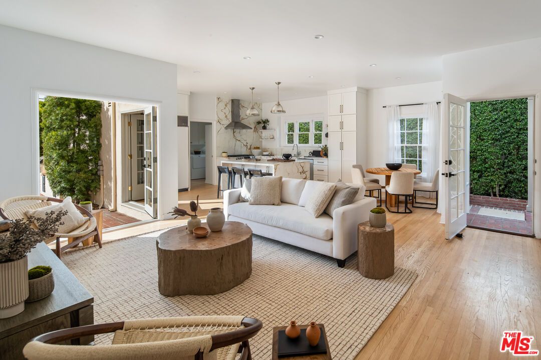 Dining room, Interior, Kitchen, Living room, Pendant Lights, Recessed Lighting, Stainless Steel Appliances, Wood Texture Flooring