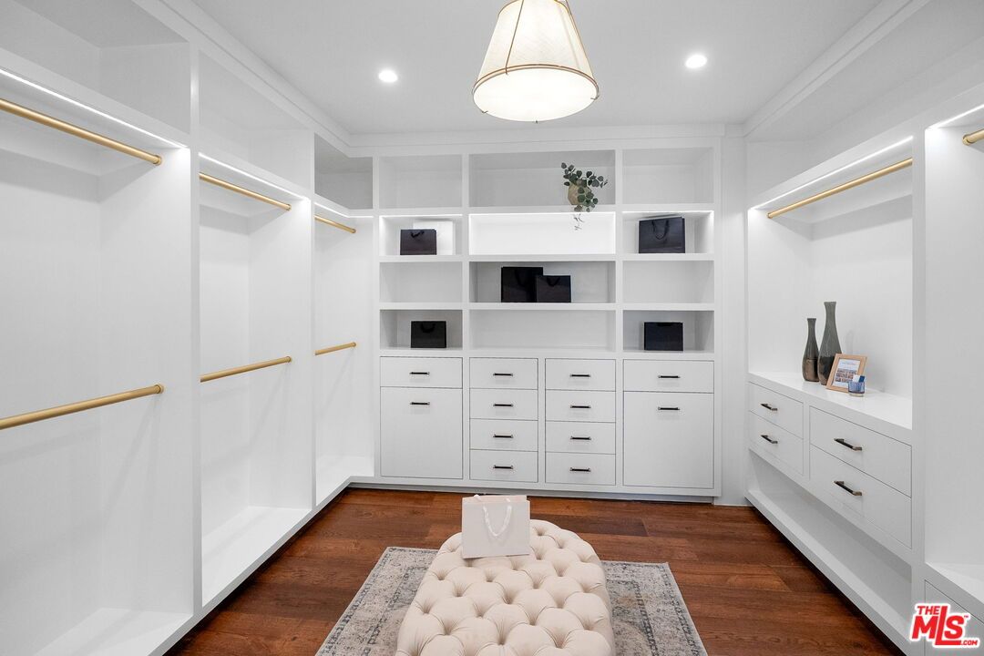 Interior, Recessed Lighting, Walk-in Closets, Wood Texture Flooring