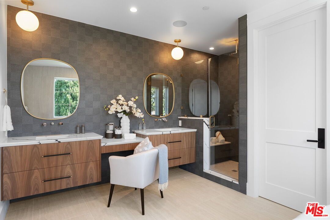 Bathroom, Dual Sink Vanities, Interior, Pendant Lights, Recessed Lighting