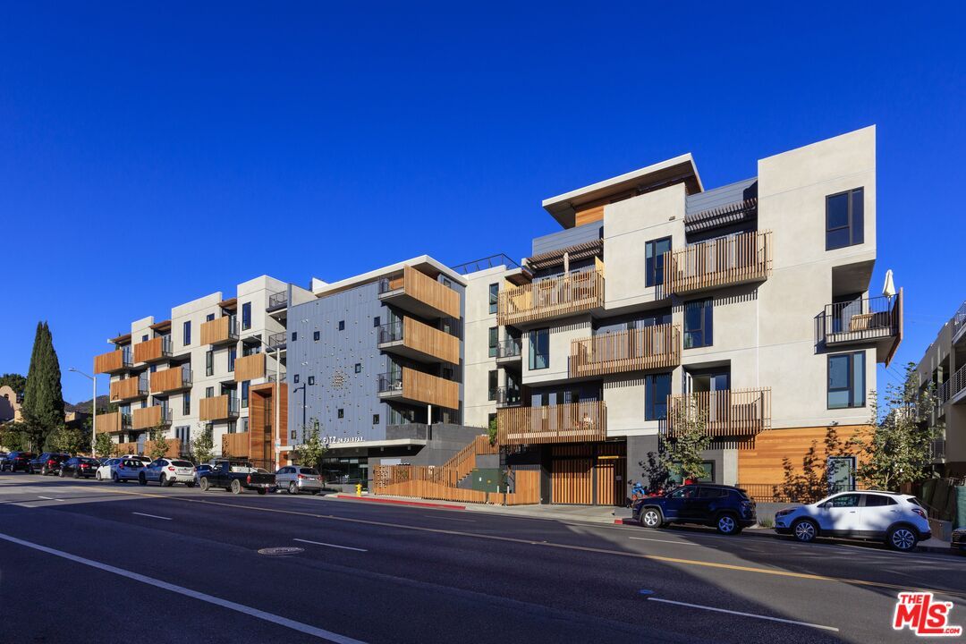 Exterior, Facade, Condo Building