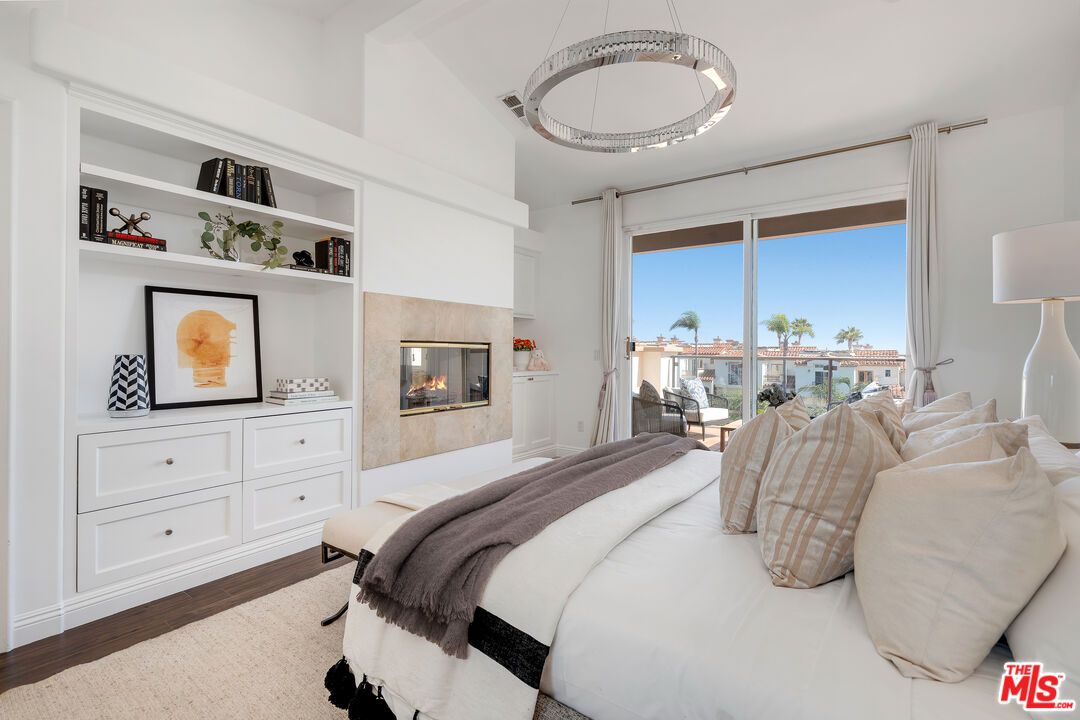 Bedroom, Fireplace, Interior, Pendant Lights, Wood Texture Flooring