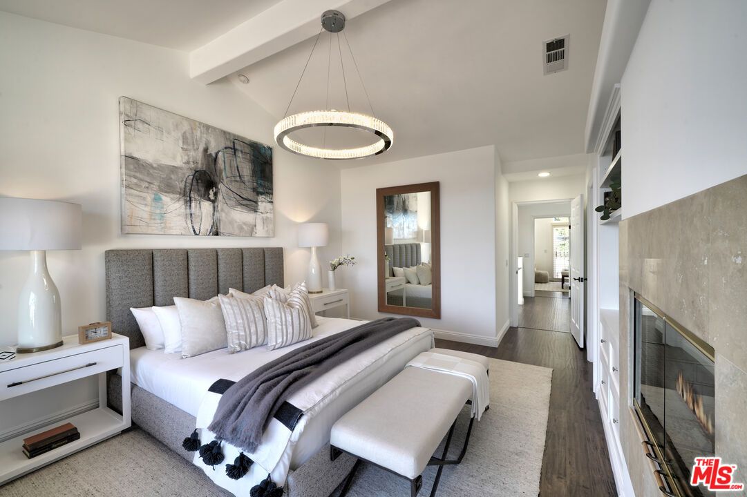 Bedroom, Fireplace, Interior, Pendant Lights, Recessed Lighting, Wood Texture Flooring