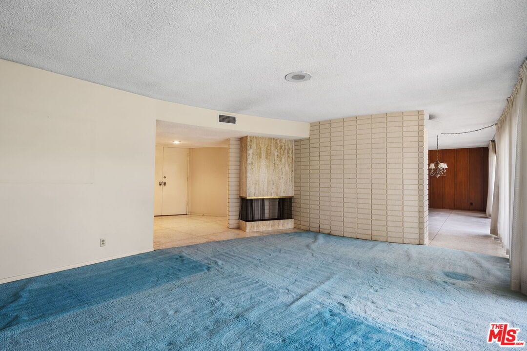 Empty room, Fireplace, Interior, Recessed Lighting