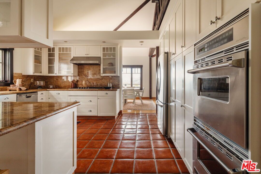 Dining room, Interior, Kitchen, Stainless Steel Appliances