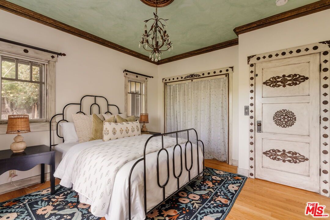 Bedroom, Interior, Pendant Lights, Wood Texture Flooring