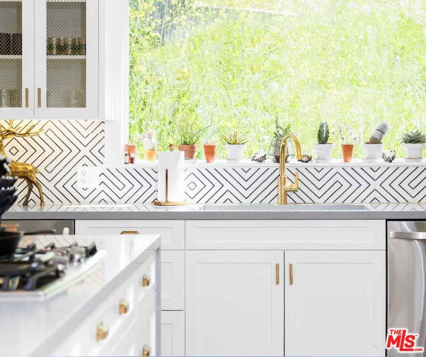 Interior, Kitchen, Stainless Steel Appliances