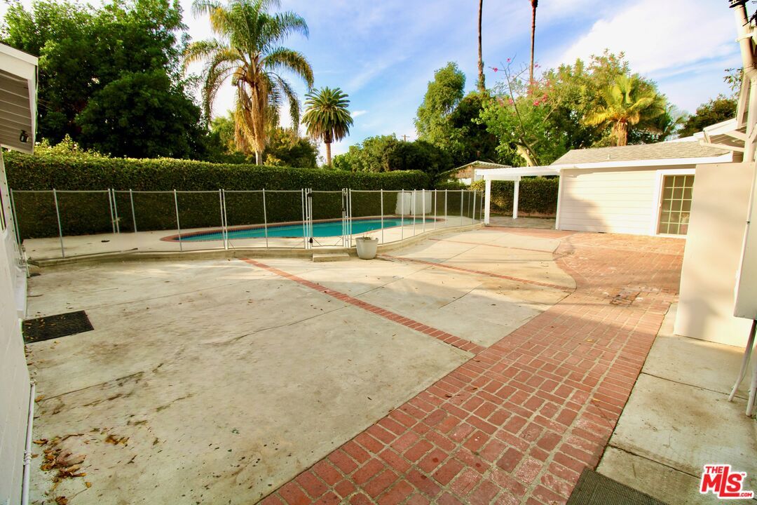 Backyard, Exterior, Pool