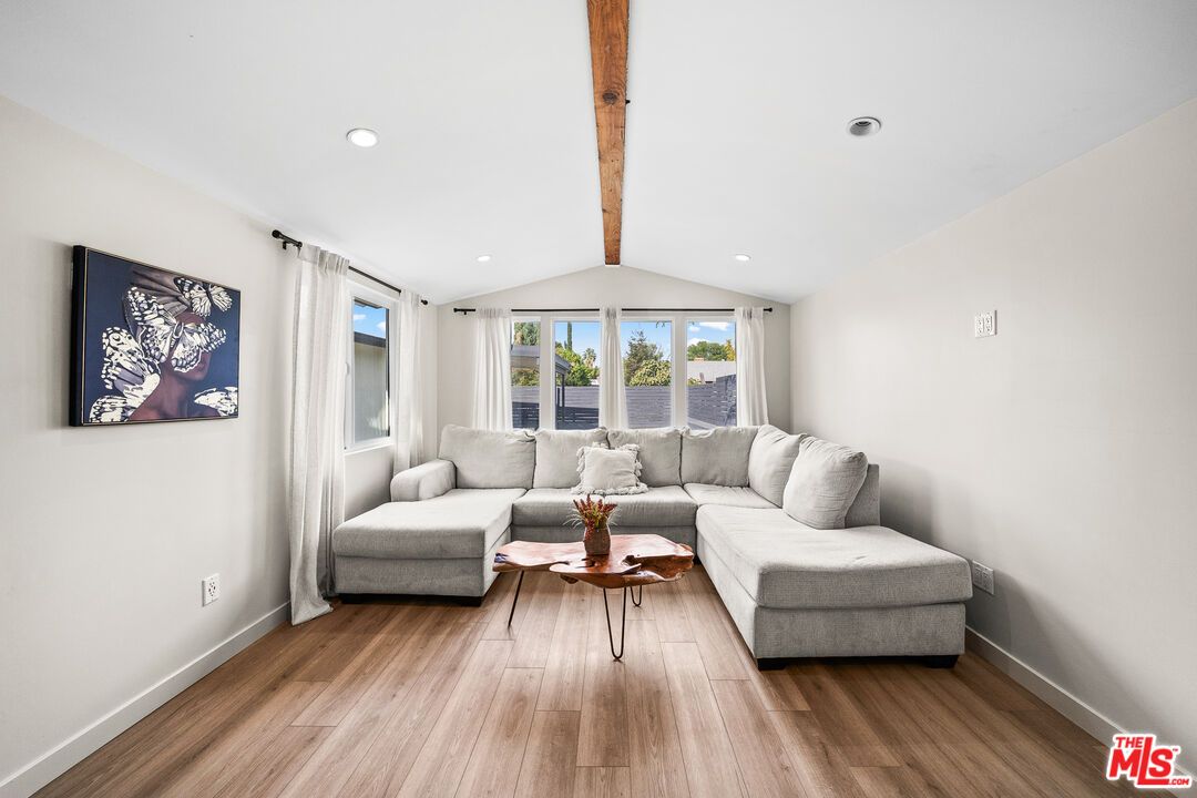 Interior, Living room, Recessed Lighting, Wooden Beams, Wood Texture Flooring