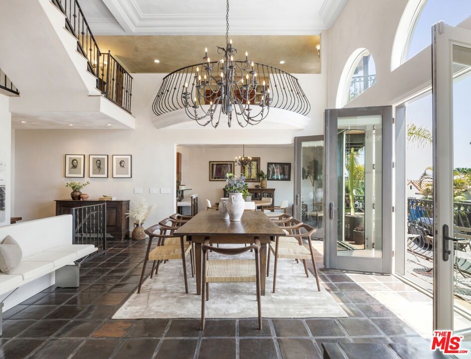 Chandelier, Dining room, Interior, Recessed Lighting
