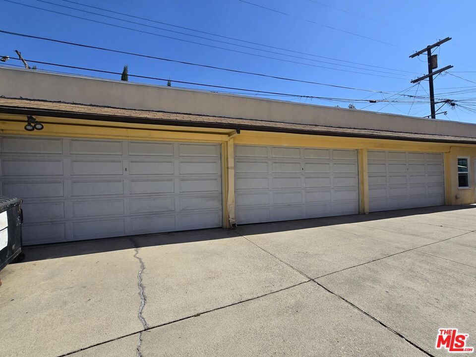 Detached Garage, Exterior