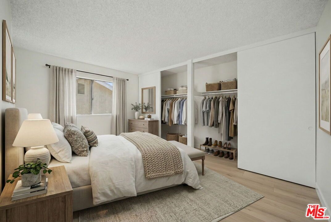 Bedroom, Interior, Walk-in Closets, Wood Texture Flooring