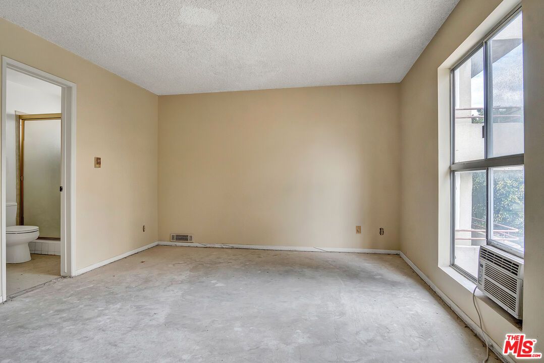 Bathroom, Empty room, Interior