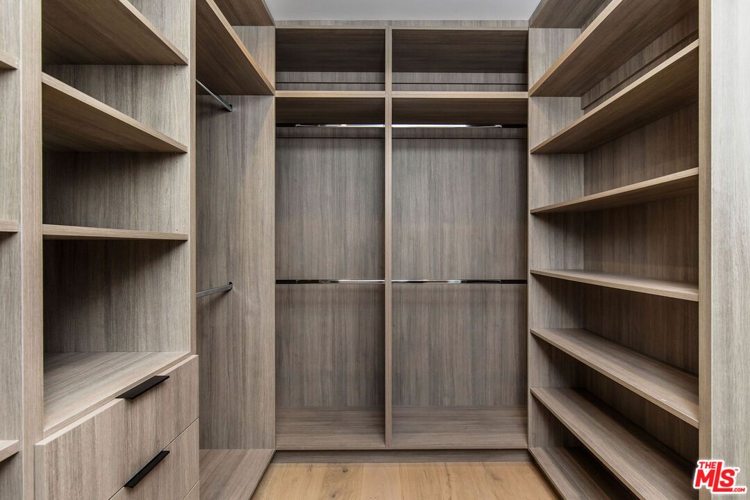 Interior, Walk-in Closets, Wood Texture Flooring