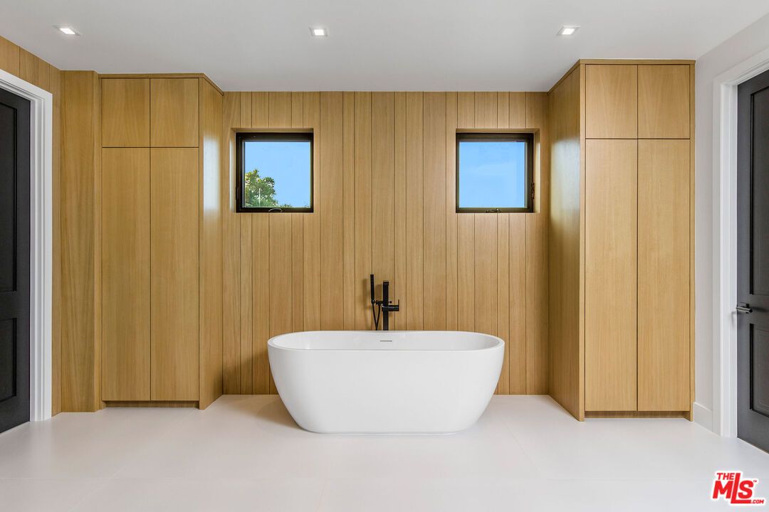 Bathroom, Free Standing Baths, Interior, Recessed Lighting, Wooden Walls