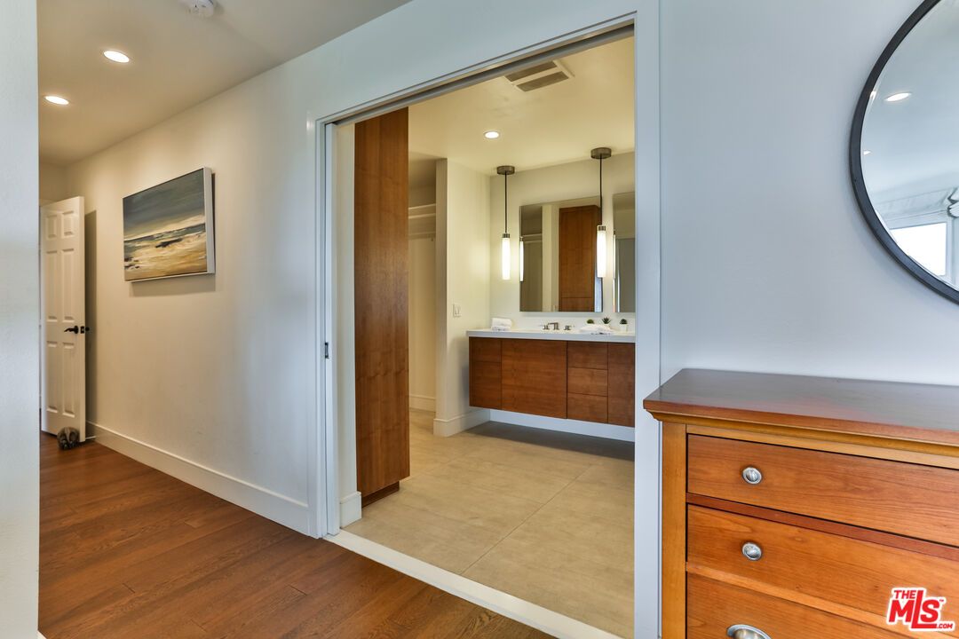 Bathroom, Interior, Pendant Lights, Recessed Lighting, Wood Texture Flooring