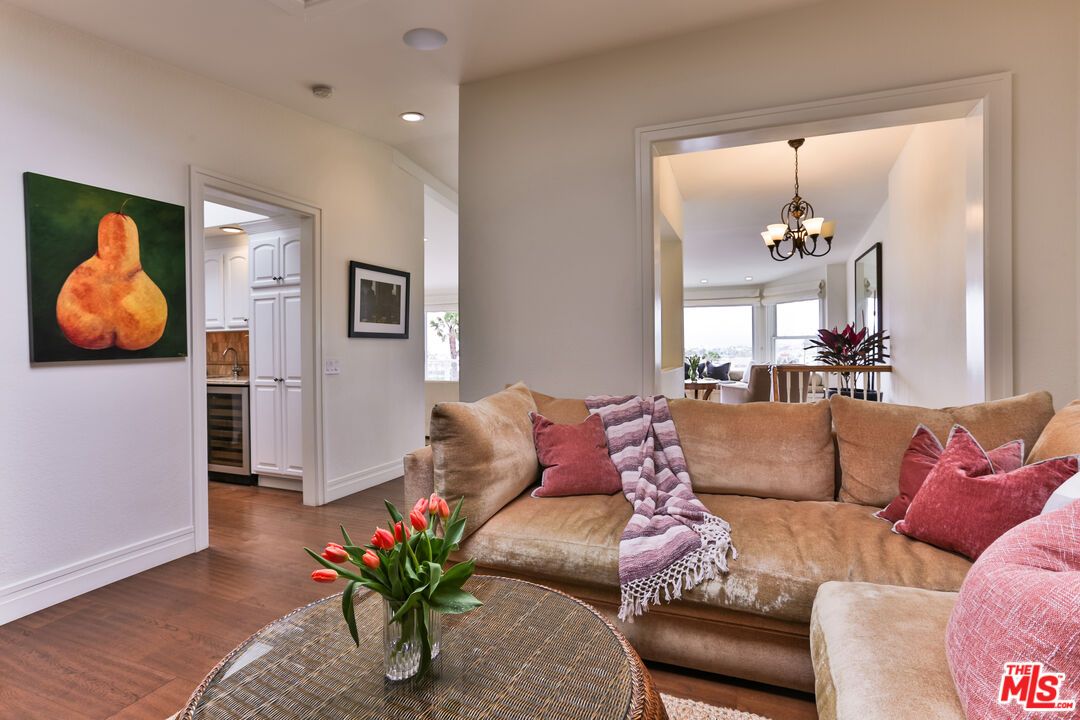Chandelier, Dining room, Interior, Living room, Recessed Lighting, Wood Texture Flooring
