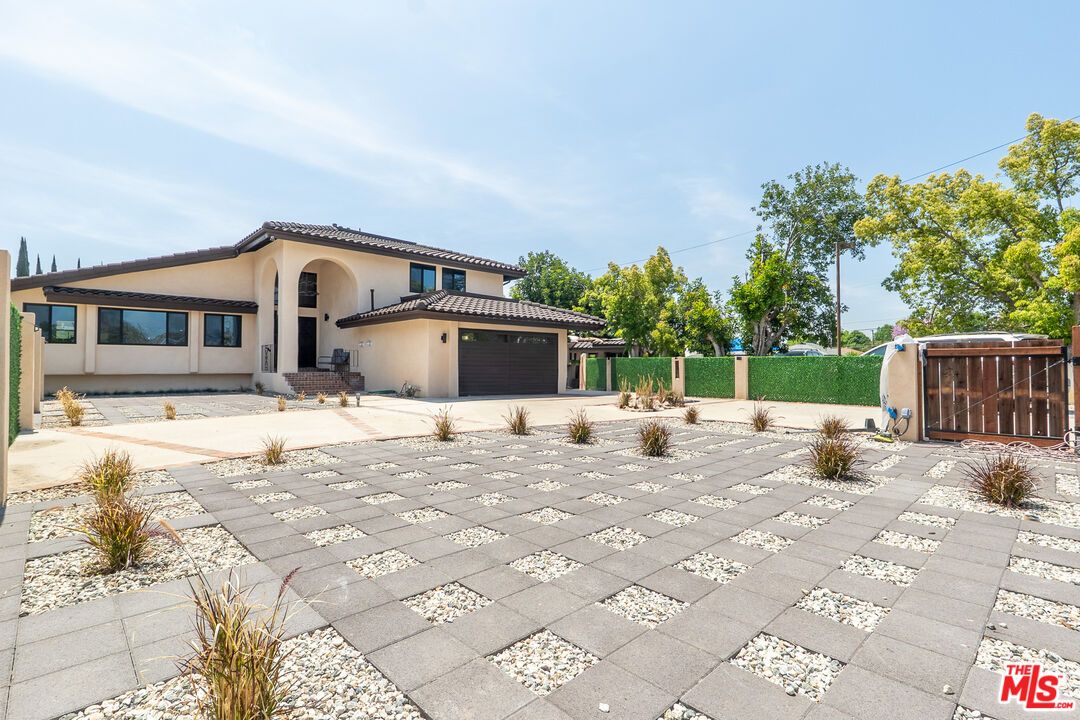 Attached, Backyard, Exterior, Facade, Mediterranean