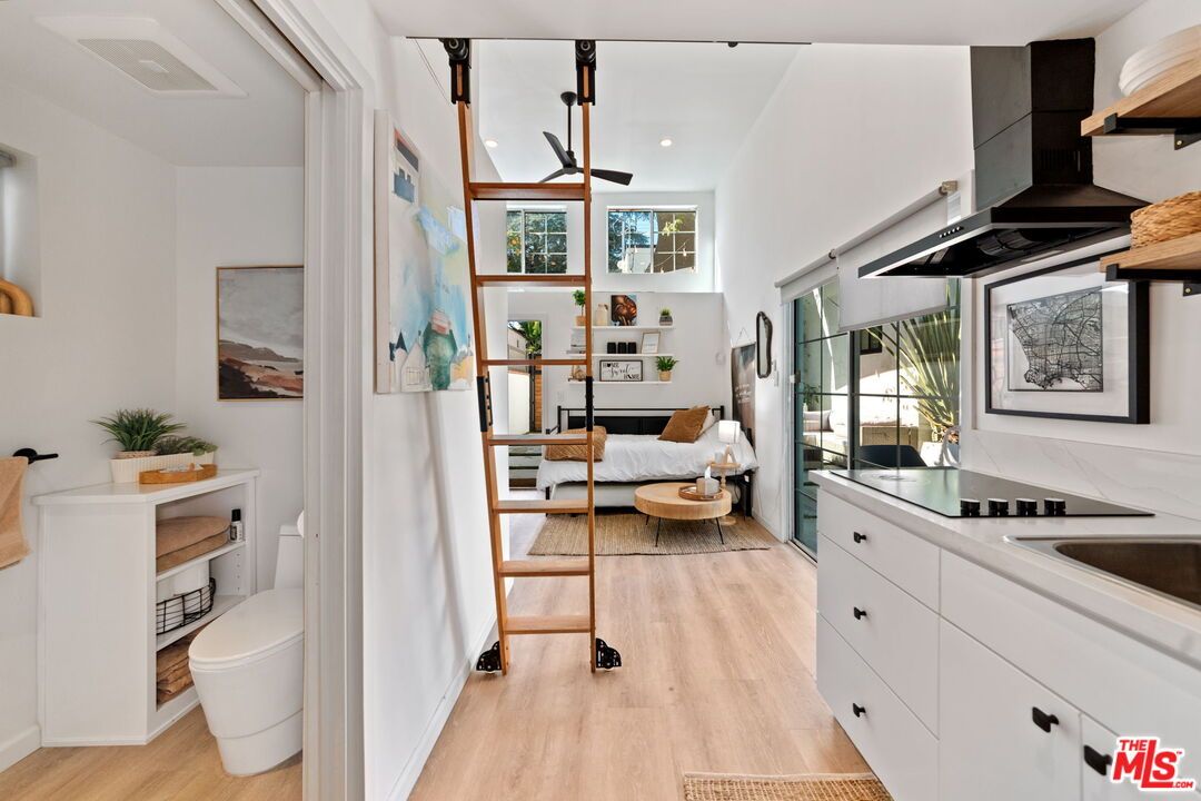 Interior, Kitchen, Living room, Recessed Lighting, Wood Texture Flooring