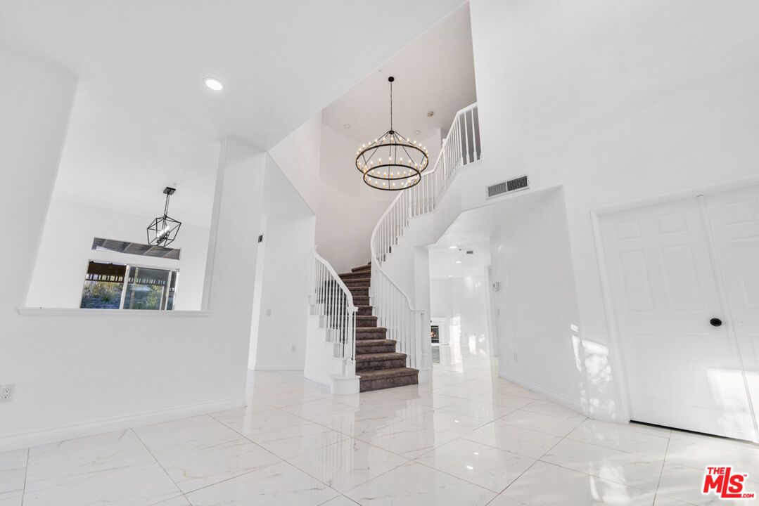 Chandelier, Interior, Marble, Pendant Lights, Recessed Lighting