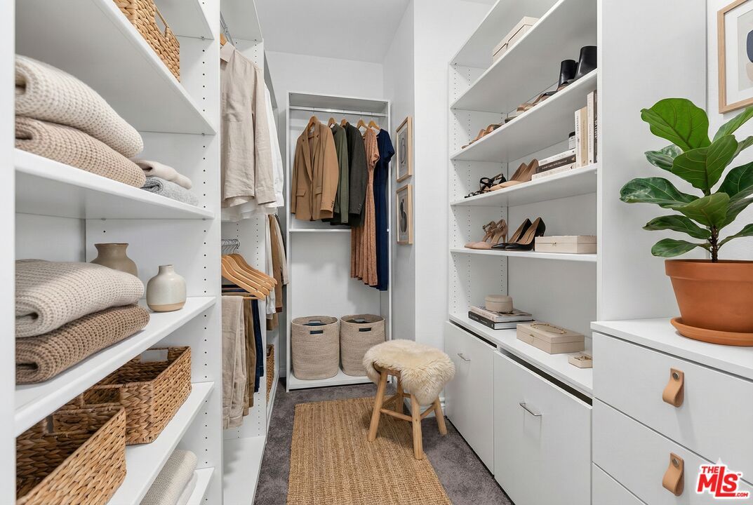 Interior, Walk-in Closets