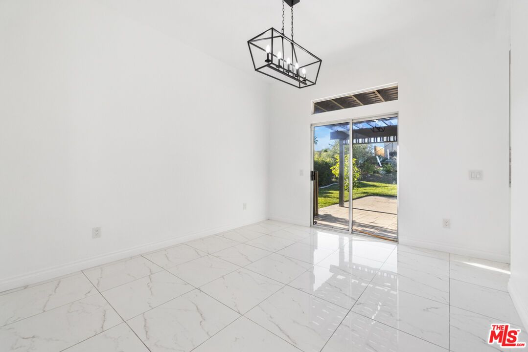 Empty room, Interior, Marble, Pendant Lights