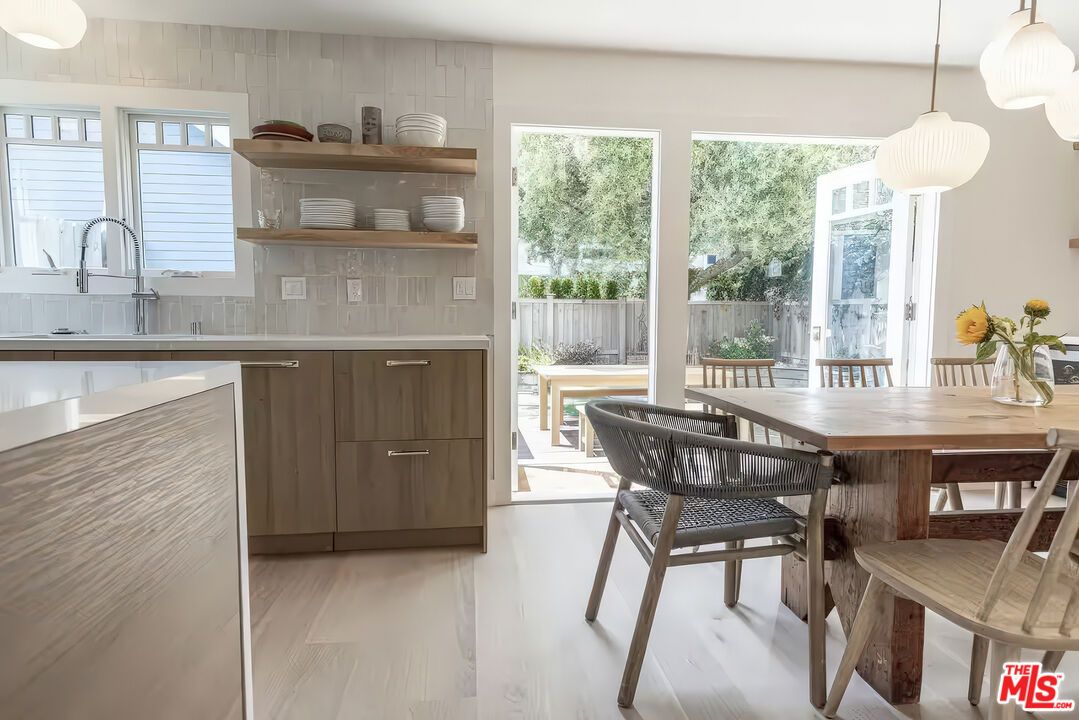 Dining room, Interior, Kitchen, Pendant Lights, Wood Texture Flooring