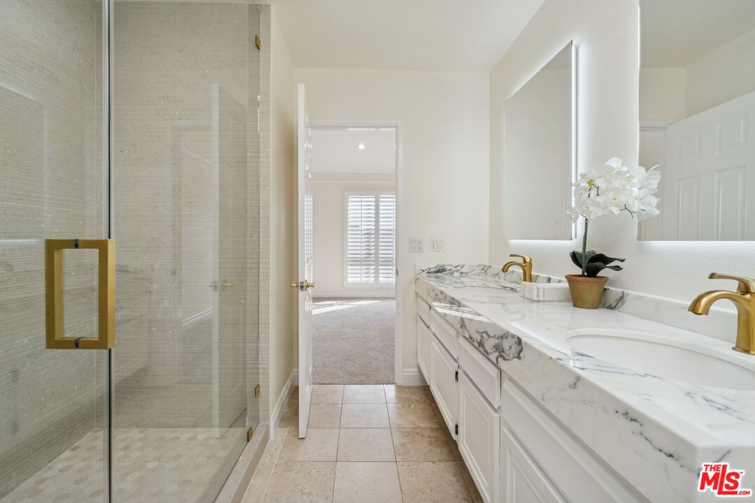 Bathroom, Dual Sink Vanities, Glass Shower, Interior