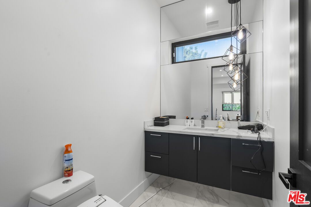 Bathroom, Interior, Marble, Pendant Lights, Recessed Lighting