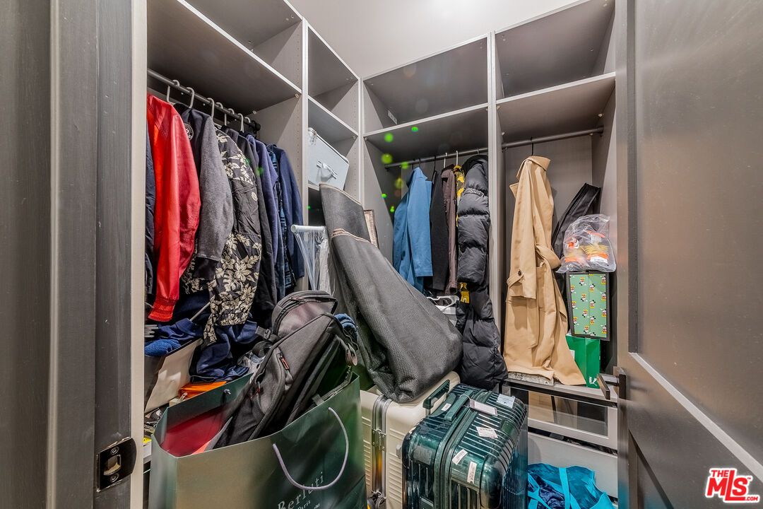 Interior, Walk-in Closets